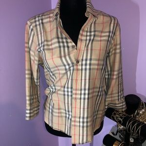 Button down cotton shirt.